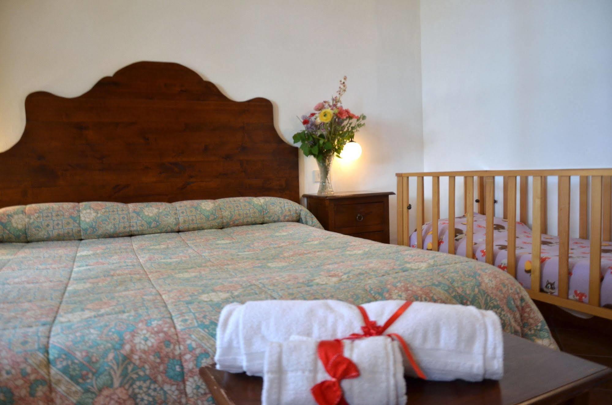 Agriturismo Il Casalone Montepulciano Stazione Kültér fotó
