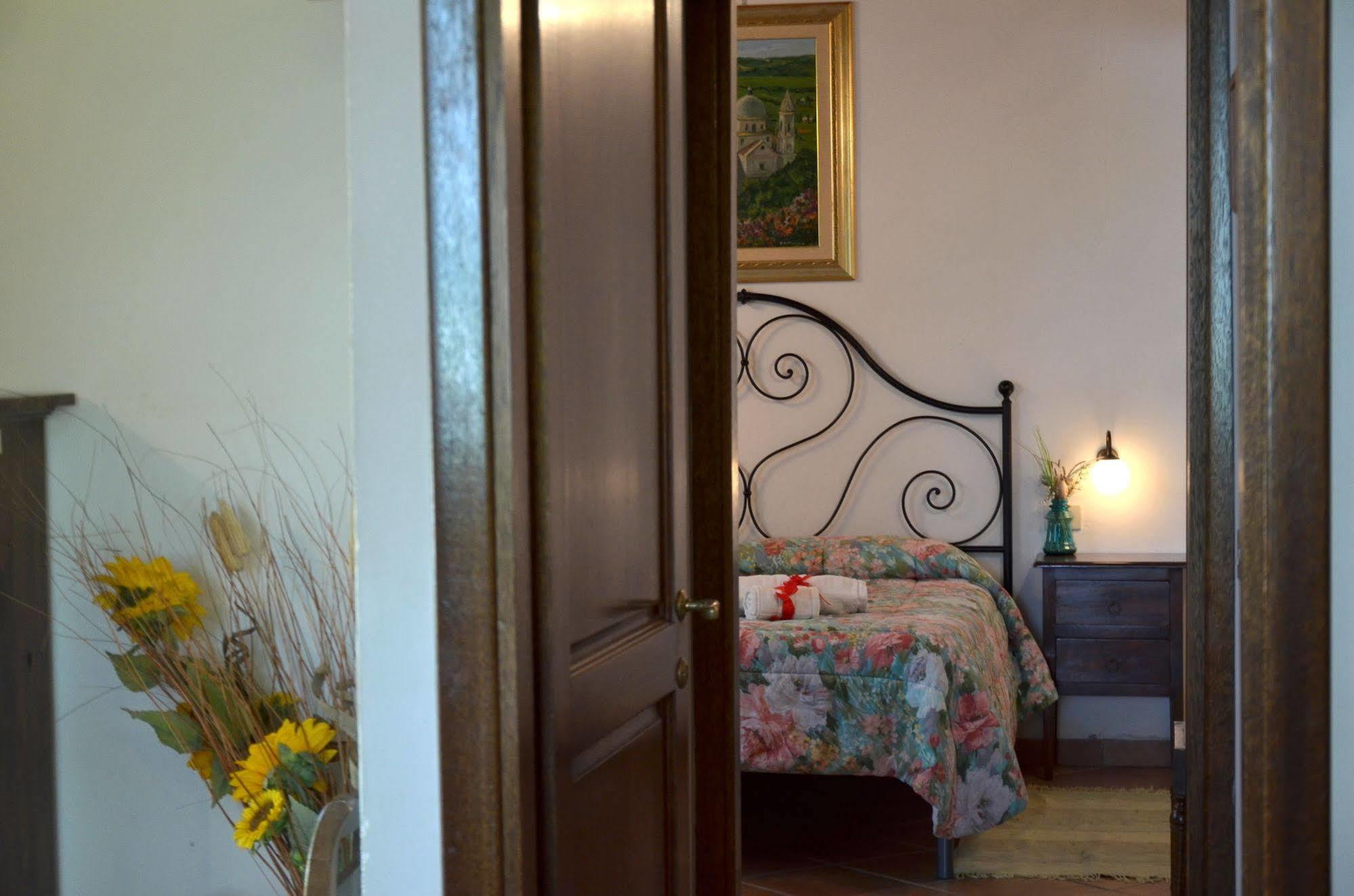 Agriturismo Il Casalone Montepulciano Stazione Kültér fotó