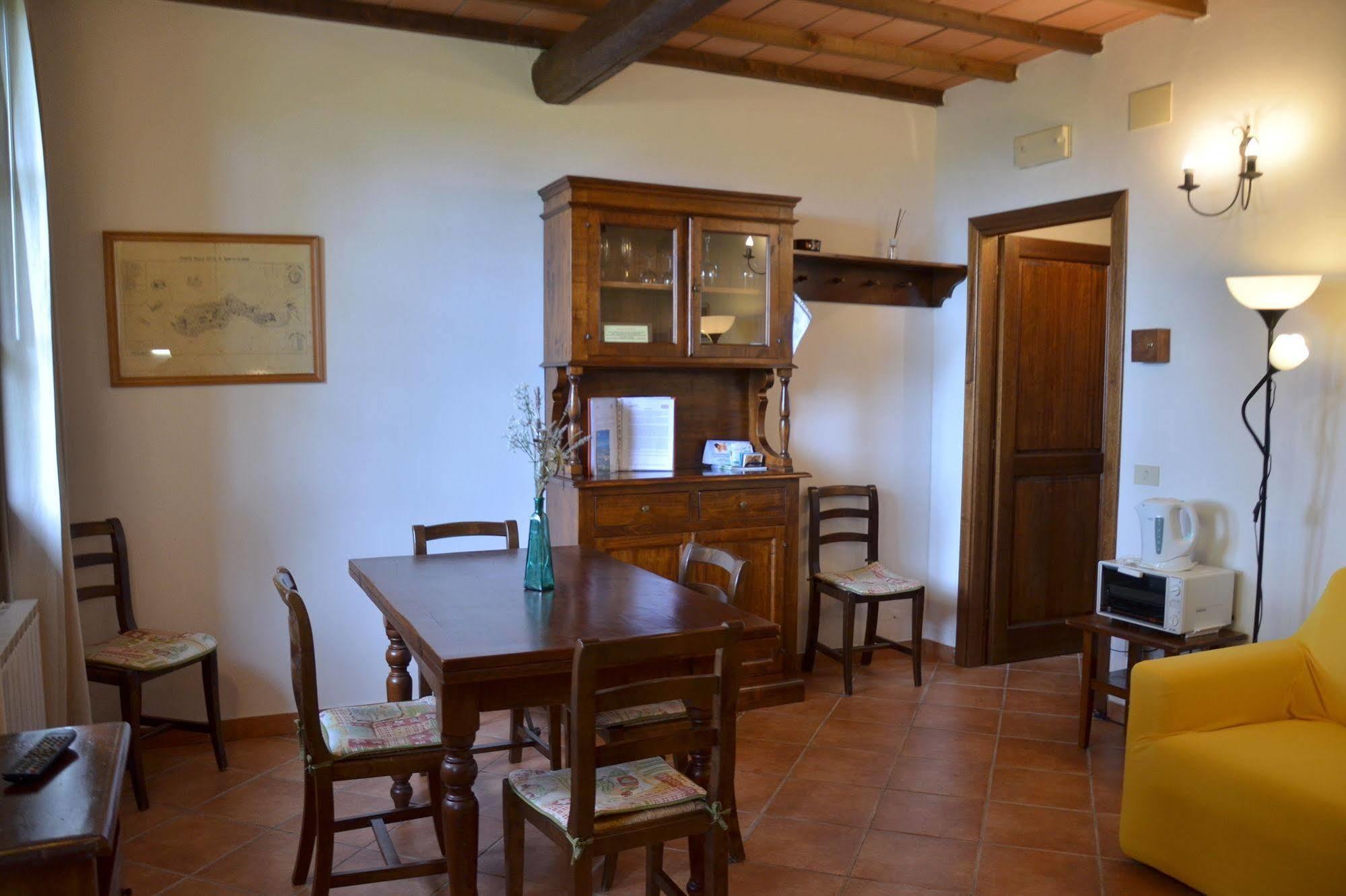 Agriturismo Il Casalone Montepulciano Stazione Kültér fotó